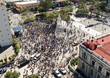 Oposición y movimientos intentan otra alianza, esta vez para protestar