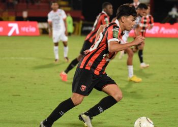 Celso Borges: «Nos alegra tener con nosotros a Leonardo Menjívar, es explosivo en el uno contra uno»