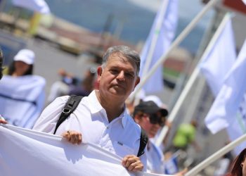El candidato de Nuestro Tiempo arremete contra embajador de Reino Unido