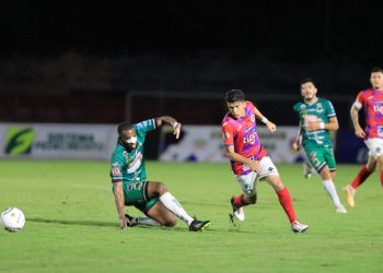 FAS derrota a Dragón 1-0 en un partido que no se pudo completar por falta de luz