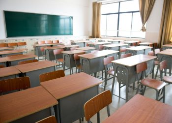 Cierran escuelas en EE. UU. tras fuga de delincuente brasileño