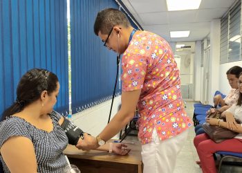 ISBM brindó atención médica a unos 300 docentes en San Miguel
