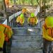 Gobierno de El Salvador repara cárcavas en calle al Cerro Verde