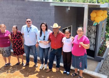 Entregan viviendas a veteranos y excombatientes en Usulután