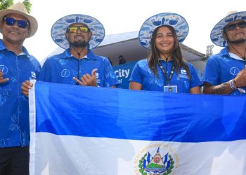 Amado de Jesús Alvarado y Sindy Portillo estarán en el Surf City El Salvador Longboard Classic