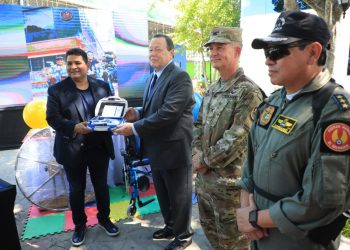 Comando Sur dona insumos para atención de niñez en Ilopango
