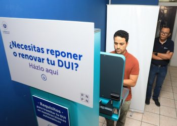 RNPN inaugura nuevo quiosco automático para renovar o reponer DUI en Santa Tecla
