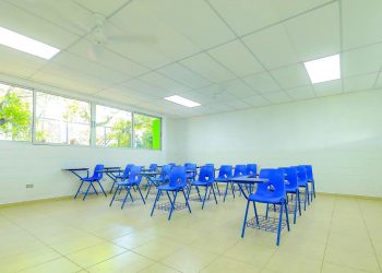 Autoridades renuevan el Instituto Nacional Segundo Montes de Meanguera, en Morazán