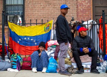 EE.UU. disponen amparo migratorio a venezolanos