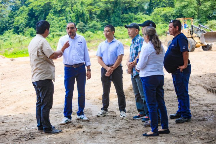 El presidente de ANDA, Rubén Alemán, visitó recientemente la zona que será intervenida. Foto: ANDA.