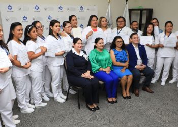 Bienestar Magisterial gradúa a profesionales de salud en «Cuidados del Recién Nacido y Lactantes» y «Cuidados Paliativos»