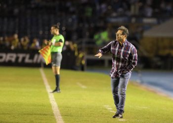 «En ningún momento, Fesfut me preguntó si estaba interesado en ser director deportivo o trabajar con Hugo Pérez», asegura Raúl Díaz Arce