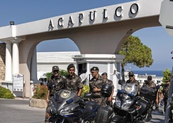 Hallan restos de dos personas en puerto turístico de México
