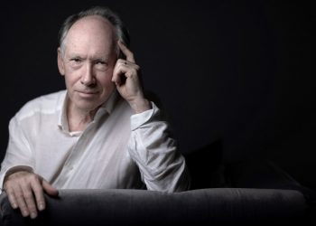 «¡Sean valientes!» implora Ian McEwan a los jóvenes escritores