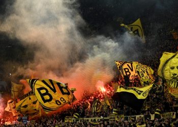 Milan y Dortmund se neutralizan en duelo de poder a poder