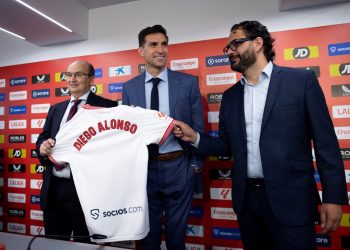 «Intentaré dar al club y a los jugadores mi impronta», afirma Diego Alonso, nuevo entrenador del Sevilla