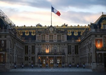 Evacuan el Palacio de Versalles por alerta de bomba