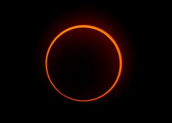 Eclipse muestra su «anillo de fuego» en el cielo del continente americano
