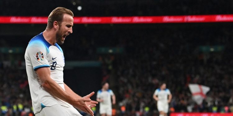 Harry Kane festeja uno de sus goles este martes en Wembley. Foto AFP