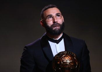 Ministro francés retirará acusaciones a Benzema si tuitea sobre asesinato de profesor