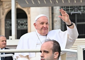 Papa Francisco decide continuar proceso disciplinario de sacerdote acusado de violencia sexual