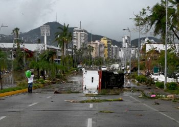 México: poderoso huracán Otis deja devastación y 27 muertos en Acapulco