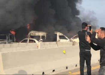 Al menos 35 muertos en Egipto en accidente entre un autobús y varios coches