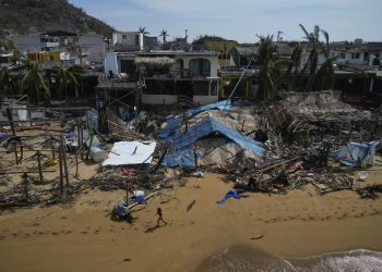 México cifra en 43 los muertos y 36 los desaparecidos por huracán Otis