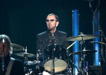 Ringo Starr invita a un viaje en el tiempo con su nuevo EP «Rewind Forward»