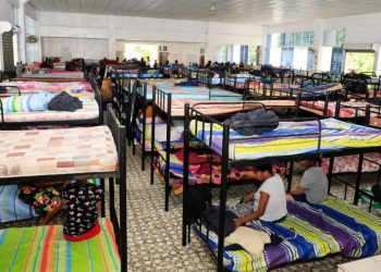 Gobierno evacúa de forma preventiva a 99 personas, en Acajutla