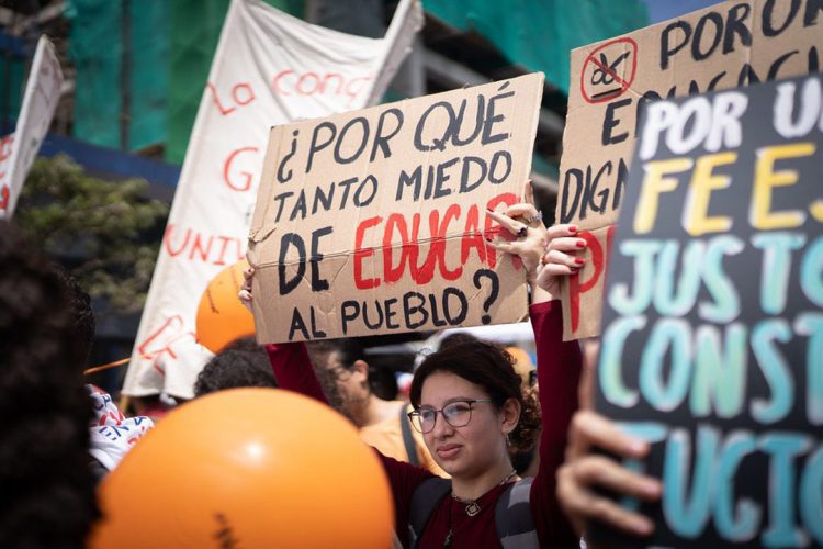 ncremento. Los educadores exigen destinar más presupuesto para esta área.