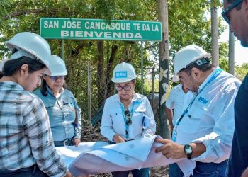 Más de 7,000 habitantes serán beneficiados con nueva calle en Chalatenango