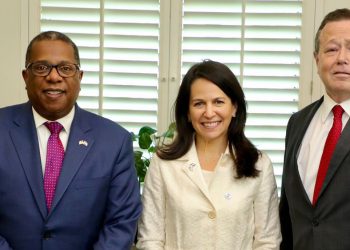 Embajador Duncan recibe al subsecretario Nichols