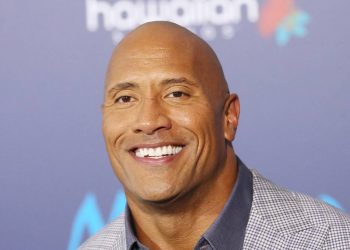Dwayne «The Rock» Johnson pide a museo francés ajustar el color de su estatua de cera