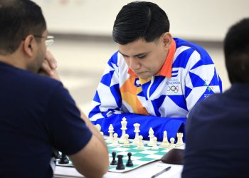 Rafael Avilés lidera el Campeonato Superior de Ajedrez