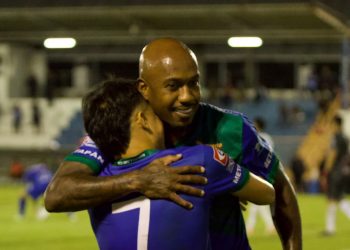 Metapán y Dragón dividieron honores en la jaula jaguar