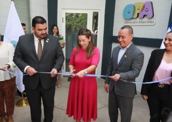 Inauguran la nueva Oficina para Adopciones en El Salvador