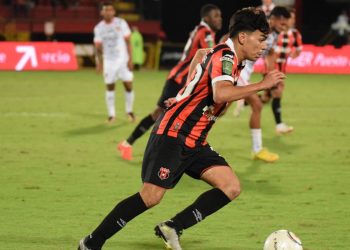 Leonardo Menjívar: «Como jugador, te motiva representar a tu país»