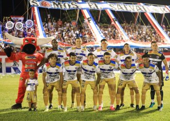 Comisión emite dictamen para felicitar a Luis Ángel Firpo por su centenario