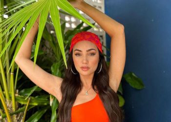 Miss Universo 2022, R’Bonney Nola Gabriel, degustó un zapote en El Salvador y esta fue su reacción