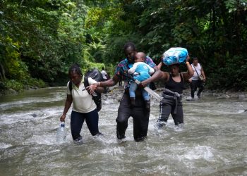 Costa Rica padece secuelas del alza migratoria en selva del Darién