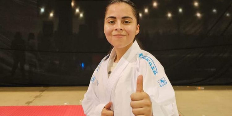 La karateca Sofía Orantes, compitió recientemente en un evento realizado en México, a nivel U-21 y ganó medalla de oro en su categoría. Foto/INDES