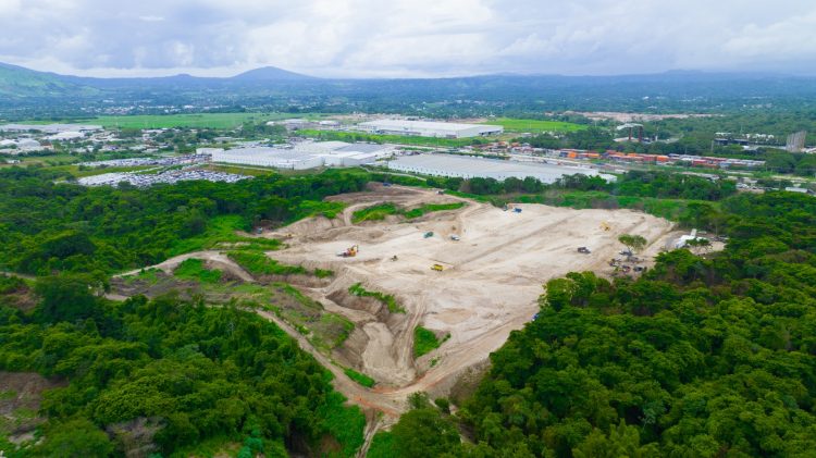 Del total de 200 manzanas, 80 serán utilizadas para el complejo logístico, 40 para el centro comercial, 40 para diferentes estructuras y el resto para el complejo habitacional. Foto / Diario El Salvador.