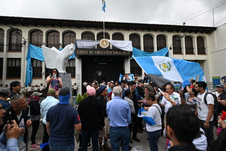 Desde el lunes pasado, diversos sectores exigen la renuncia de la fiscal general, Consuelo Porras, y del jefe de la FECI, Rafael Curruchiche y otros funcionarios judiciales.