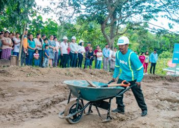 Obras Municipales extiende trabajos de mejoramiento vial en Cuscatlán