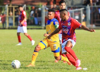 FAS tragó fuego en el Polideportivo ante Jocoro