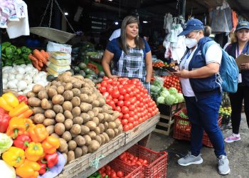 Gobierno de El Salvador redoblará inspecciones en precios de alimentos