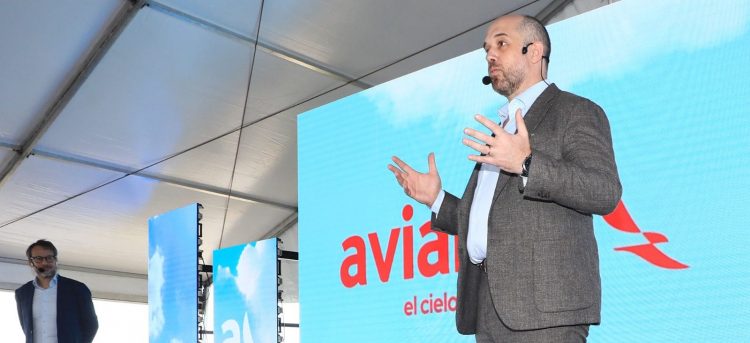 Adrian Neuhauser, CEO de avianca, y Frederico Pedreira, deputy CEO de avianca, presentaron los planes que tiene la aerolínea para los próximos años. Fotos / Guillermo Martínez.