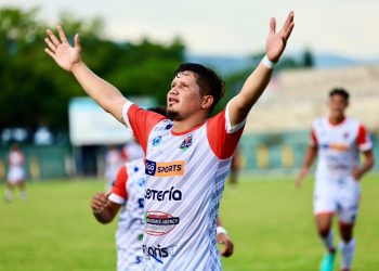 El campeón Cabañas pegó fuerte en el estadio Jiboa