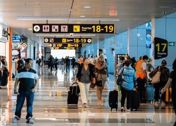 Aeropuerto Internacional de El Salvador superó la cifra de pasajeros de 2022